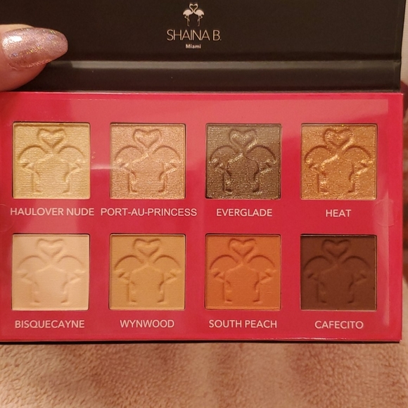 Makeup - Picture 3 of 4